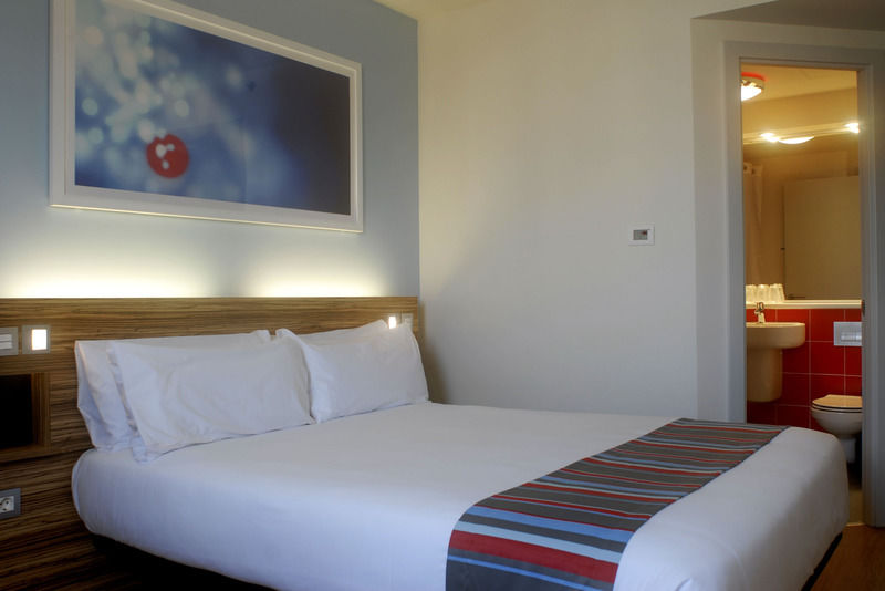 לונדון Travelodge Farringdon מראה חיצוני תמונה
