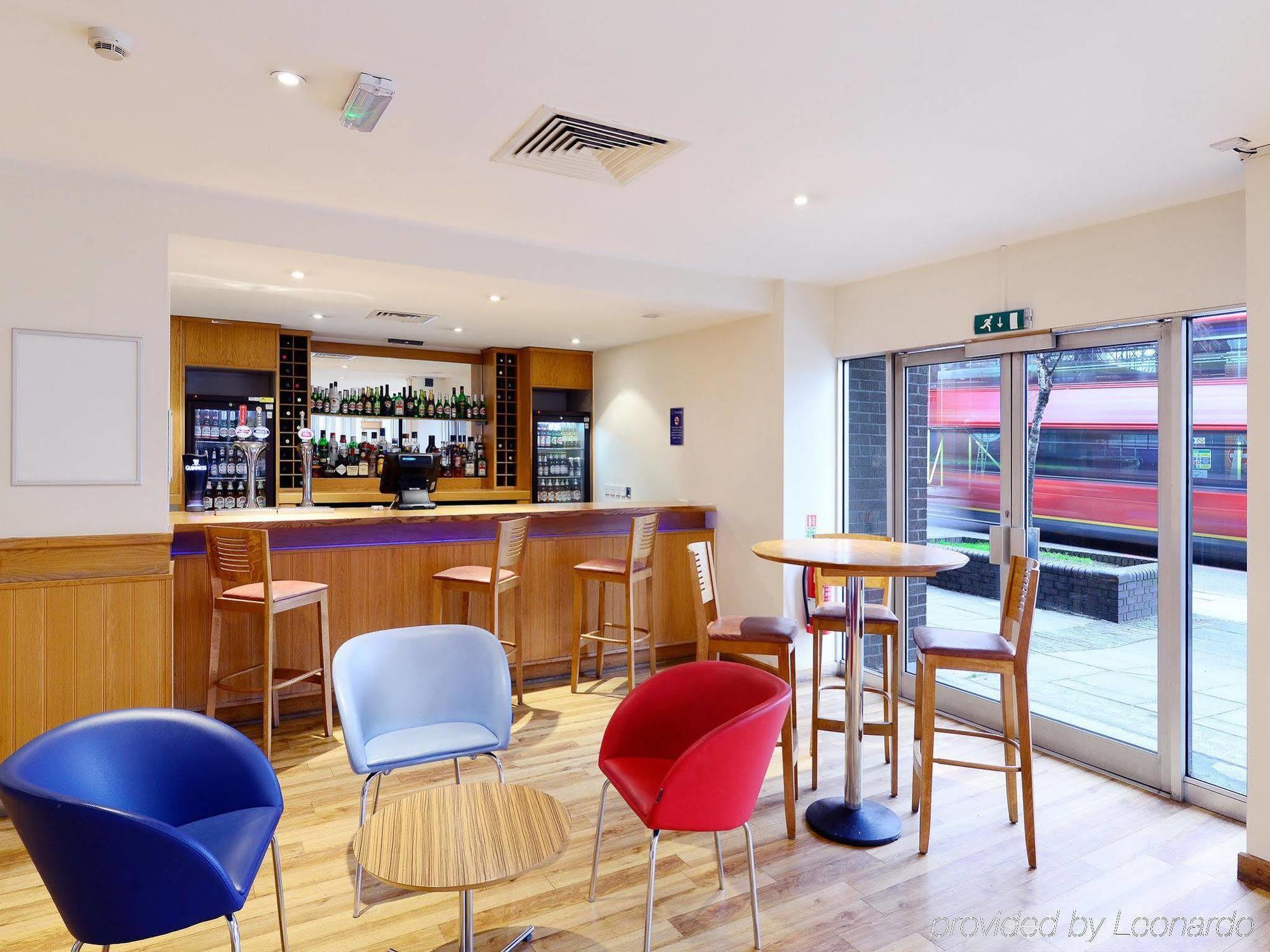 לונדון Travelodge Farringdon מראה חיצוני תמונה